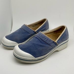 Dansko Volley Wedge Clogs Womens 39 Blue Denim Casual Slip Resistant Round Toe